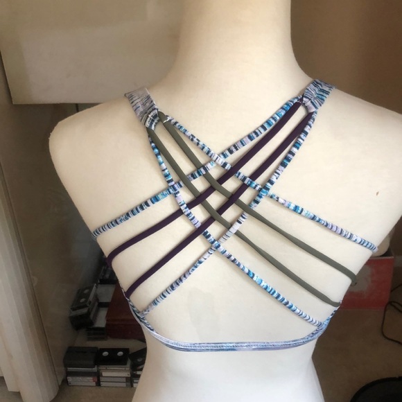 Lululemon Free to be wild sports bra sze 8 - Picture 1 of 7
